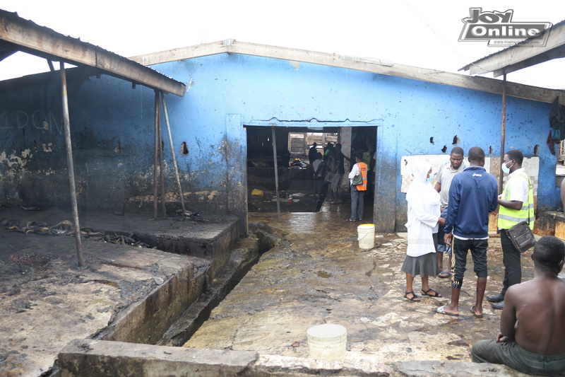 CleanGhana Campaign : AMA Health Inspectors close down public toilet at Avenor