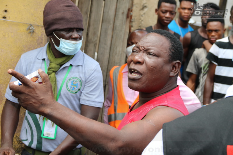 CleanGhana Campaign : AMA Health Inspectors close down public toilet at Avenor