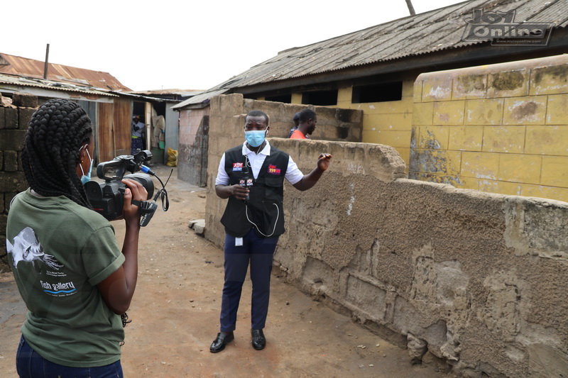 CleanGhana Campaign : AMA Health Inspectors close down public toilet at Avenor