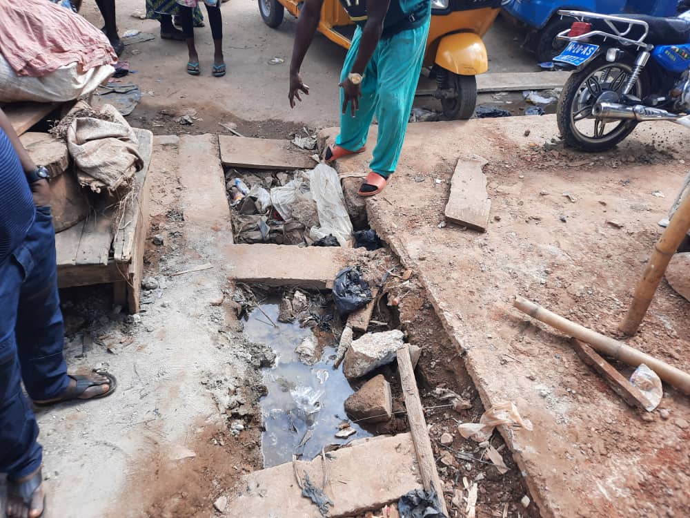 Asafo Market traders jubilate over demolition of storey building causing flood Asafo Market traders jubilate over demolition of storey building causing flood