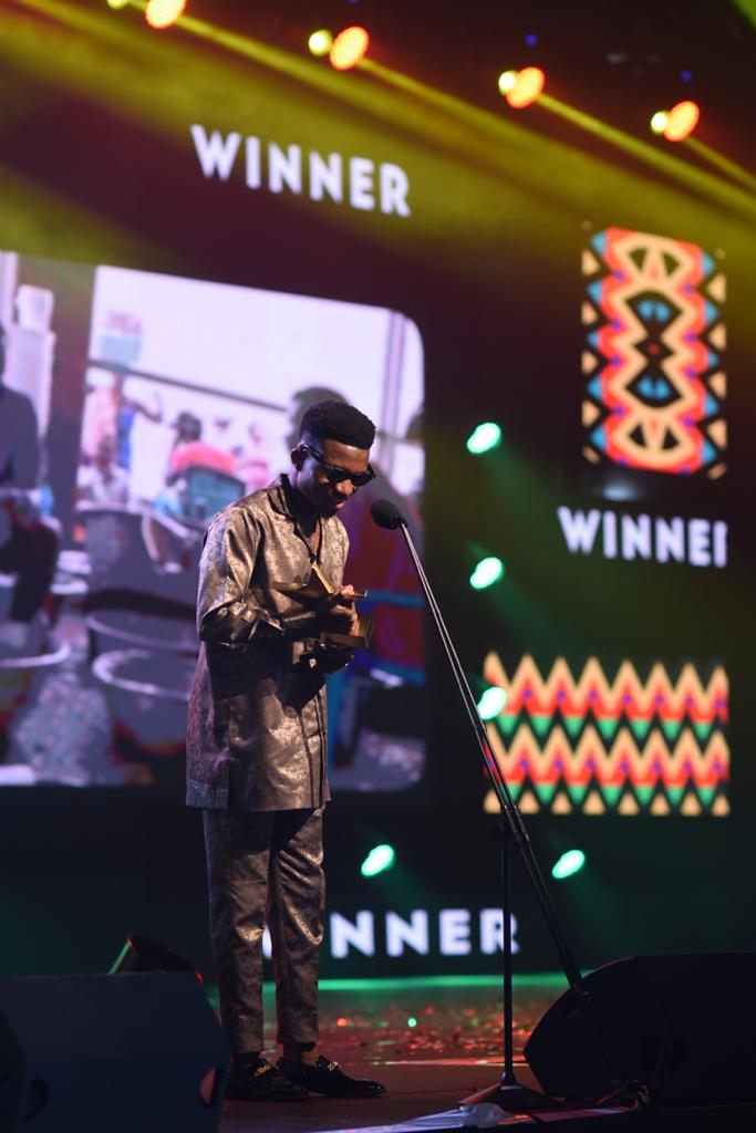 VGMA: Kofi Kinaata receives ¢10k from Vodafone as Green Award Winner