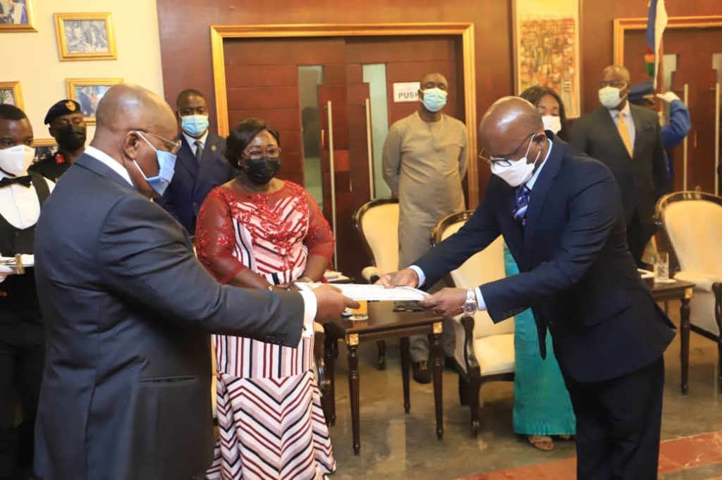 Akufo-Addo receives credentials of 5 envoys