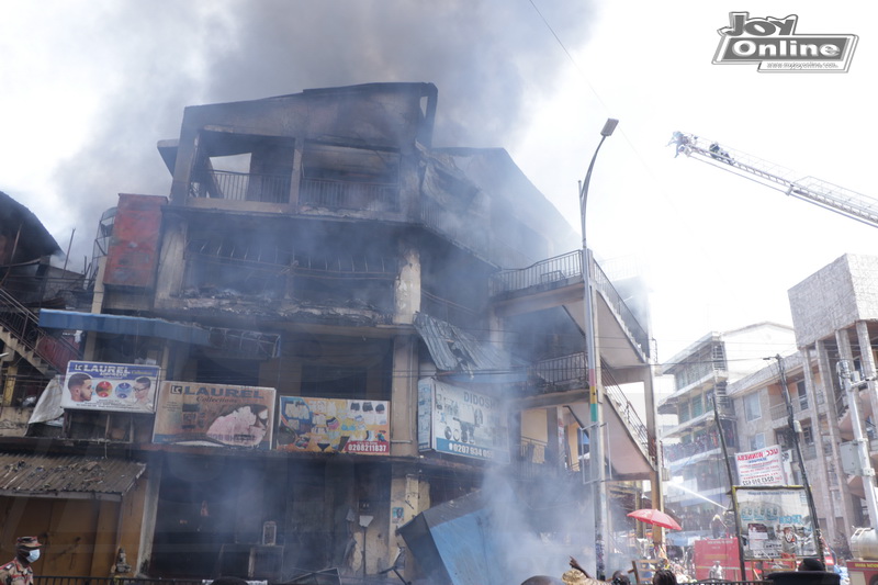 Photo: Fire and Military personnel battle Accra's toughest fire outbreak