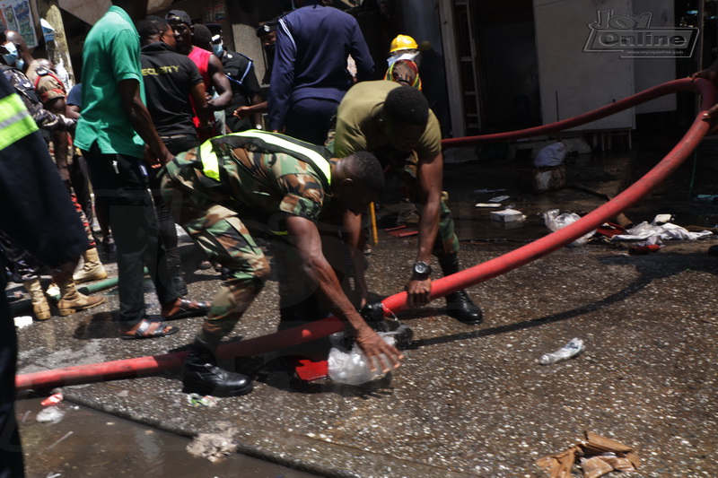 Photo: Fire and Military personnel battle Accra's toughest fire outbreak