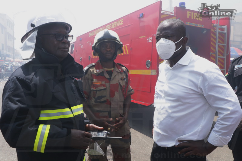 Photo: Fire and Military personnel battle Accra's toughest fire outbreak