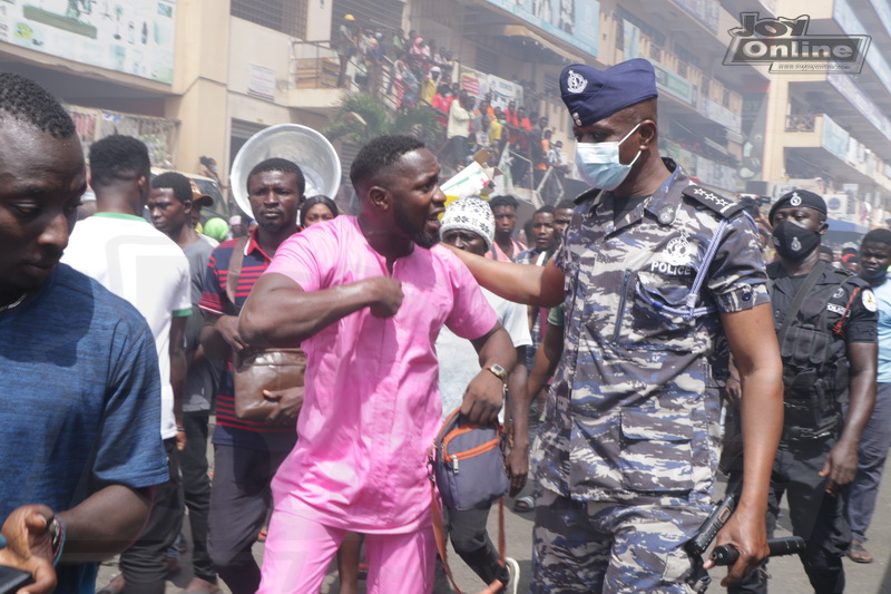 Photo: Fire and Military personnel battle Accra's toughest fire outbreak