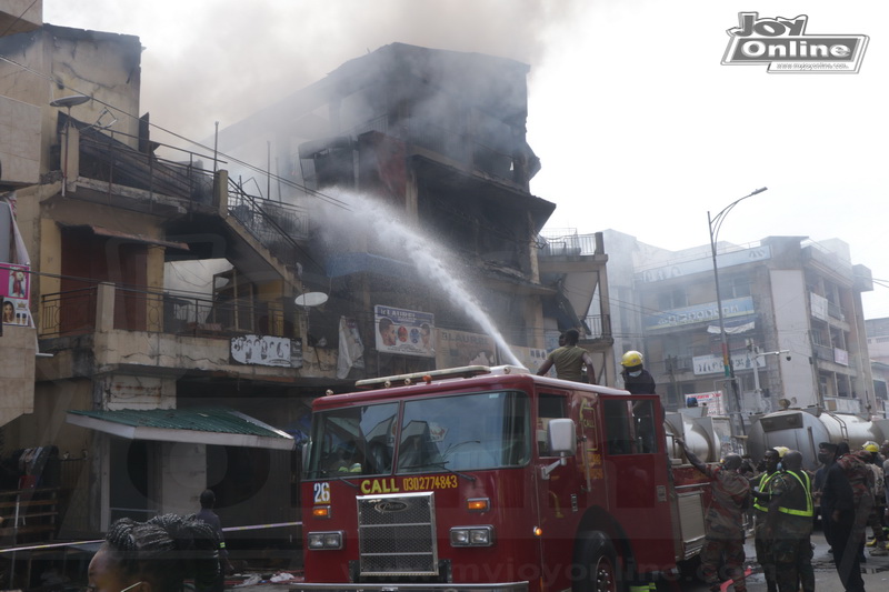 Photo: Fire and Military personnel battle Accra's toughest fire outbreak