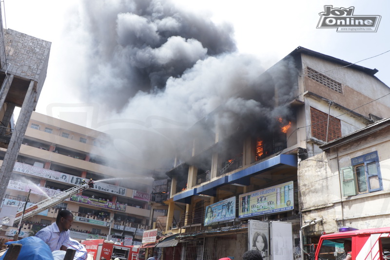 Photo: Fire and Military personnel battle Accra's toughest fire outbreak