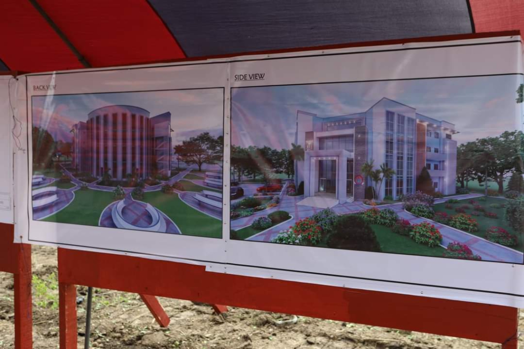 UEW cuts sod for construction of Graduate School Building