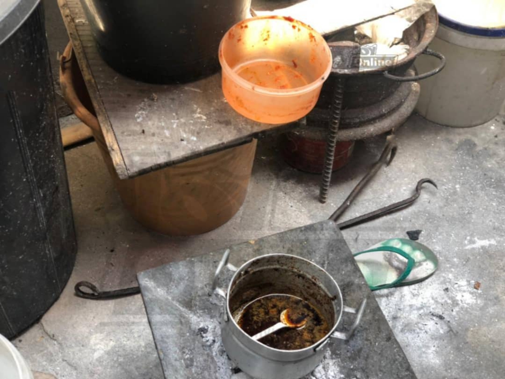 AMA officials clamp down on unhygienic kenkey joints, seize fermented dough AMA officials clamp down on unhygienic kenkey joints, seize fermented dough