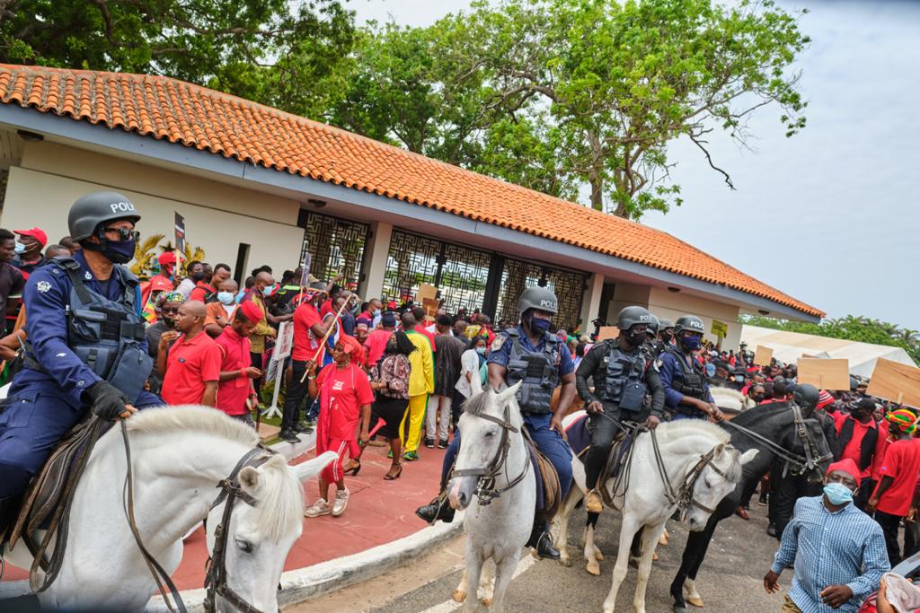 Photos: Onward marching NDC supporters walking for justice