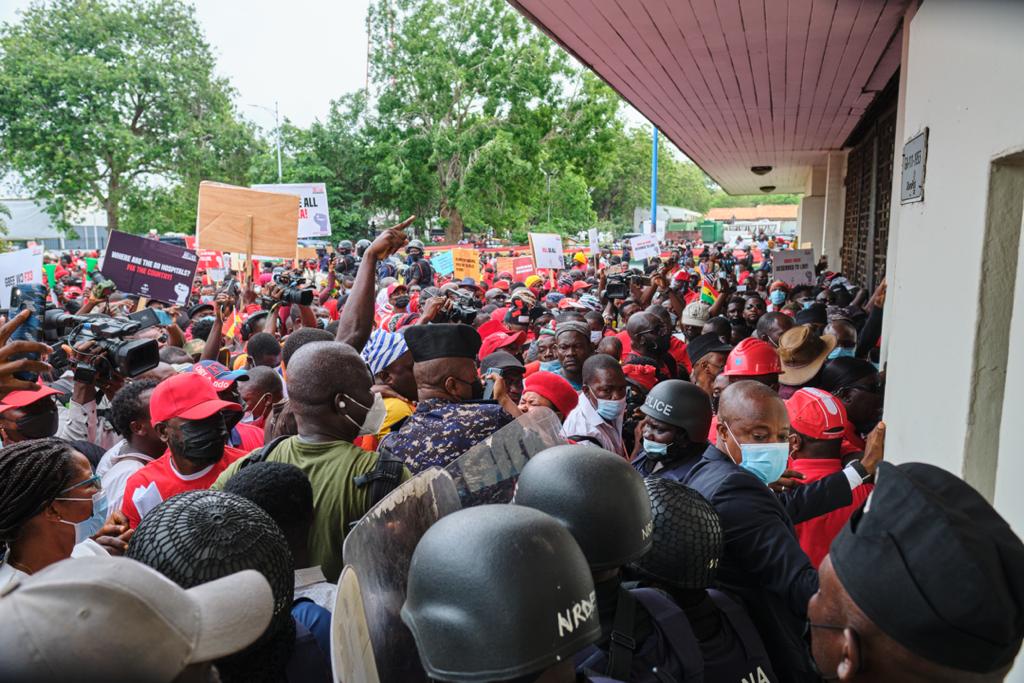 Photos: Onward marching NDC supporters walking for justice