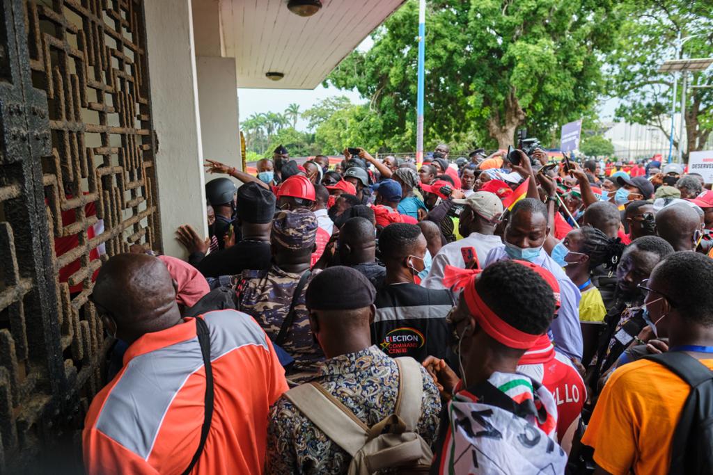 Photos: Onward marching NDC supporters walking for justice