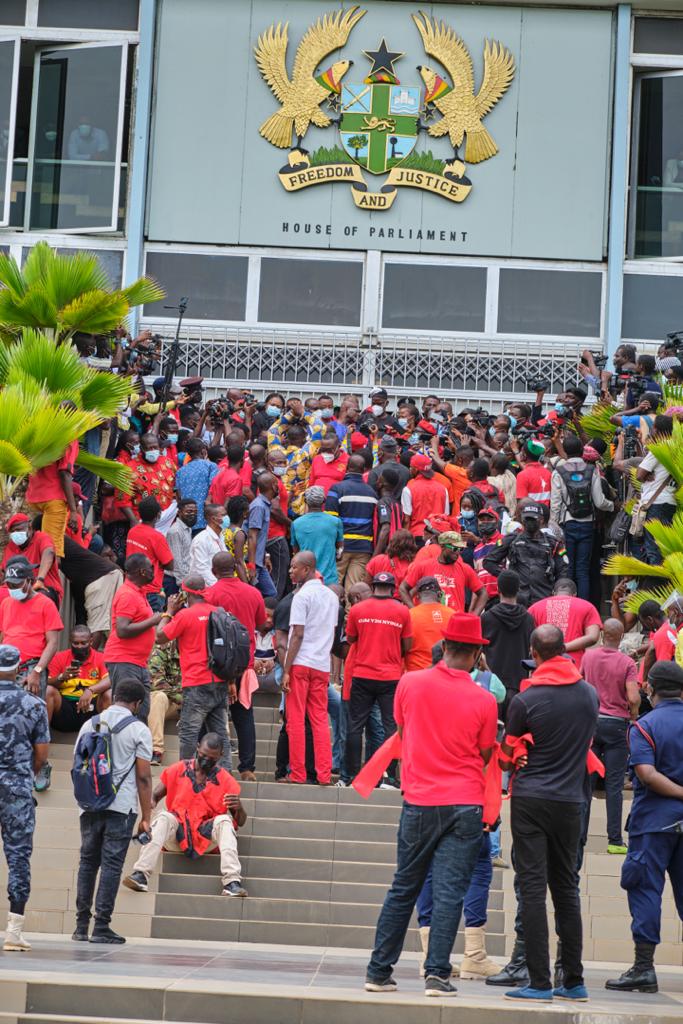 Photos: Onward marching NDC supporters walking for justice