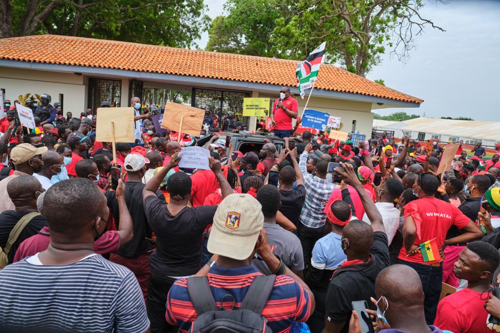 Photos: Onward marching NDC supporters walking for justice