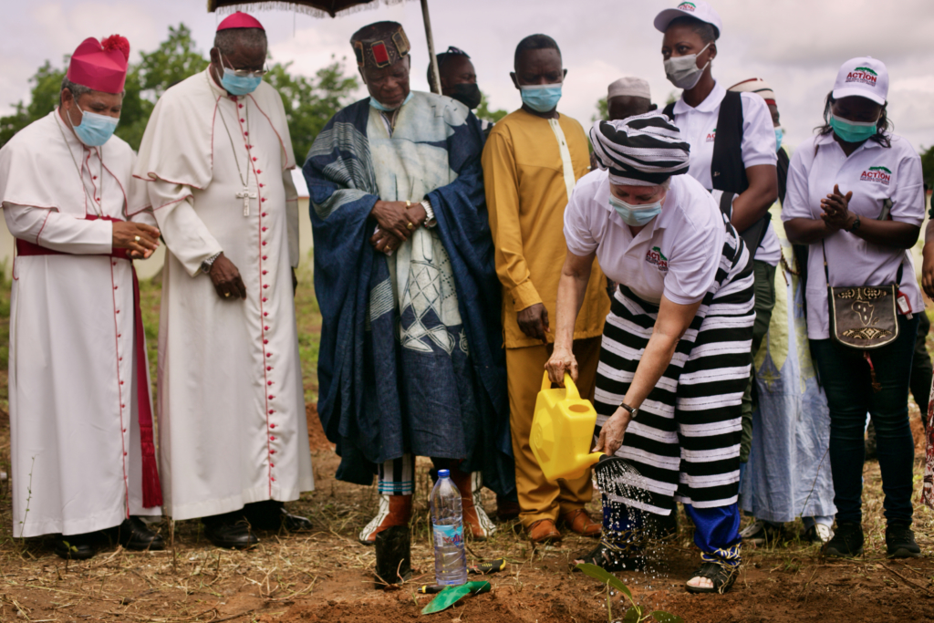 U.S. Ambassador marks Shea Day with commemorative tree planting event in Northern Ghana