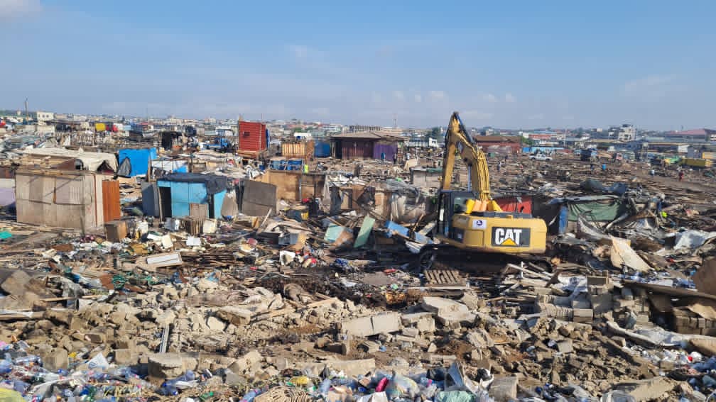 Police fire tear gas, warning shots at Agbogbloshie Market Police fire tear gas, warning shots at Agbogbloshie Market