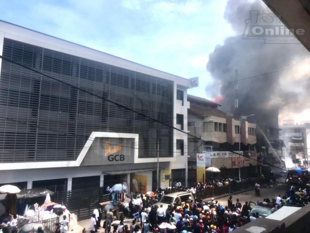 Photos: Fire destroys shops at Makola market Photos: Fire destroys shops at Makola market