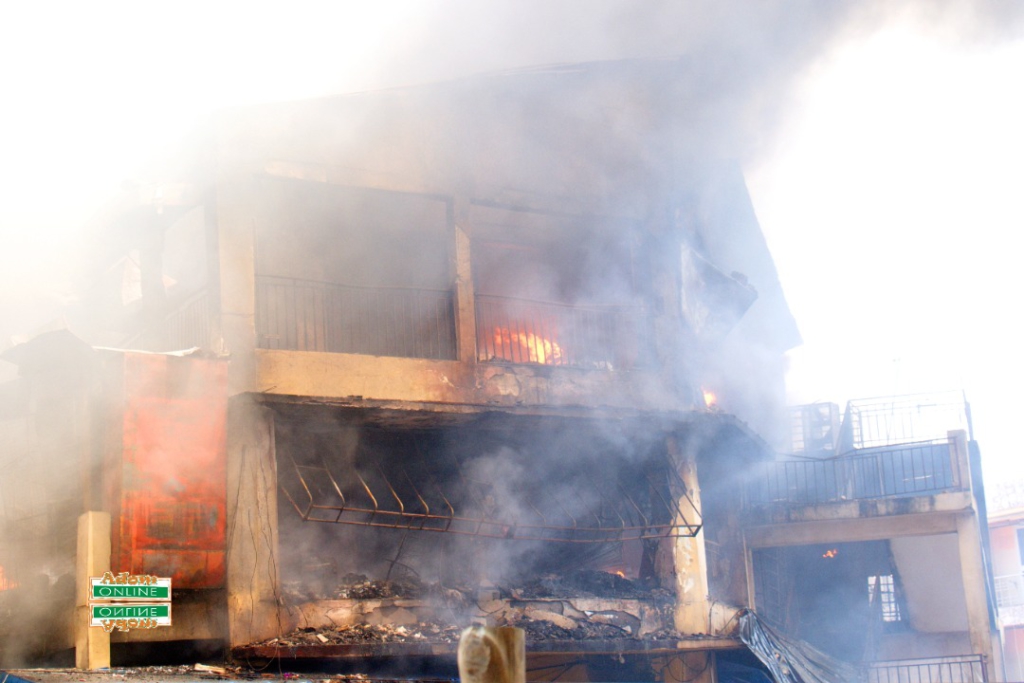 Photos: Fire destroys shops at Makola market