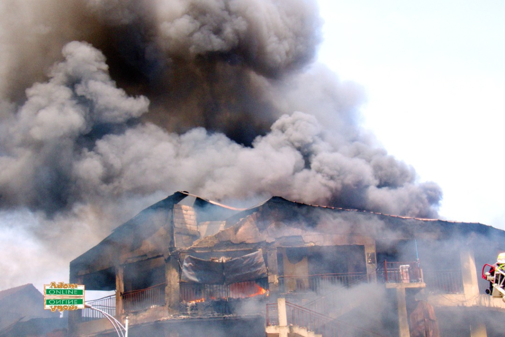 Photos: Fire destroys shops at Makola market