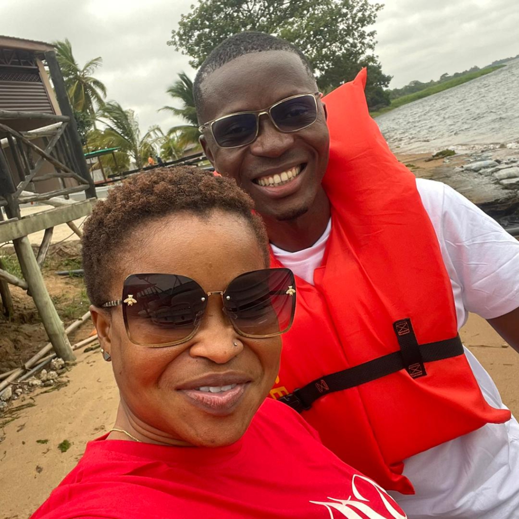 #VisitVolta: JoyNews' Emefa Apawu, other media personalities champion campaign #VisitVolta: JoyNews' Emefa Apawu, other media personalities champion campaign