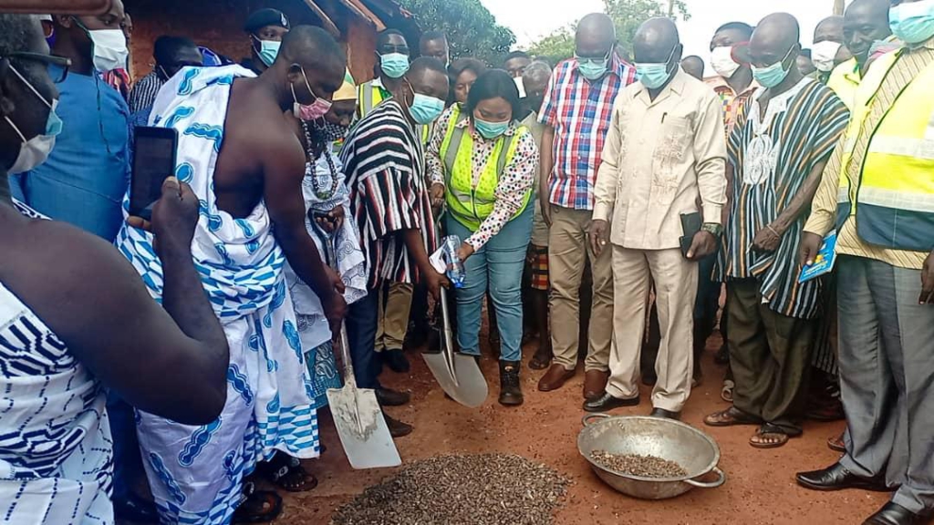 Bono East Minister cuts sod for the construction of deplorable Tanoboase-Yefri road