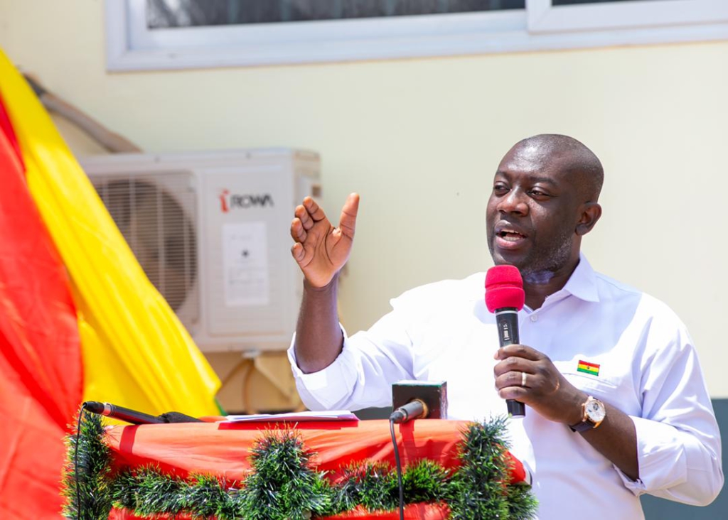 Ofoase Ayirebi MP provides maiden medical theatre to support first doctor to serve district Ofoase Ayirebi MP provides maiden medical theatre to support first doctor to serve district