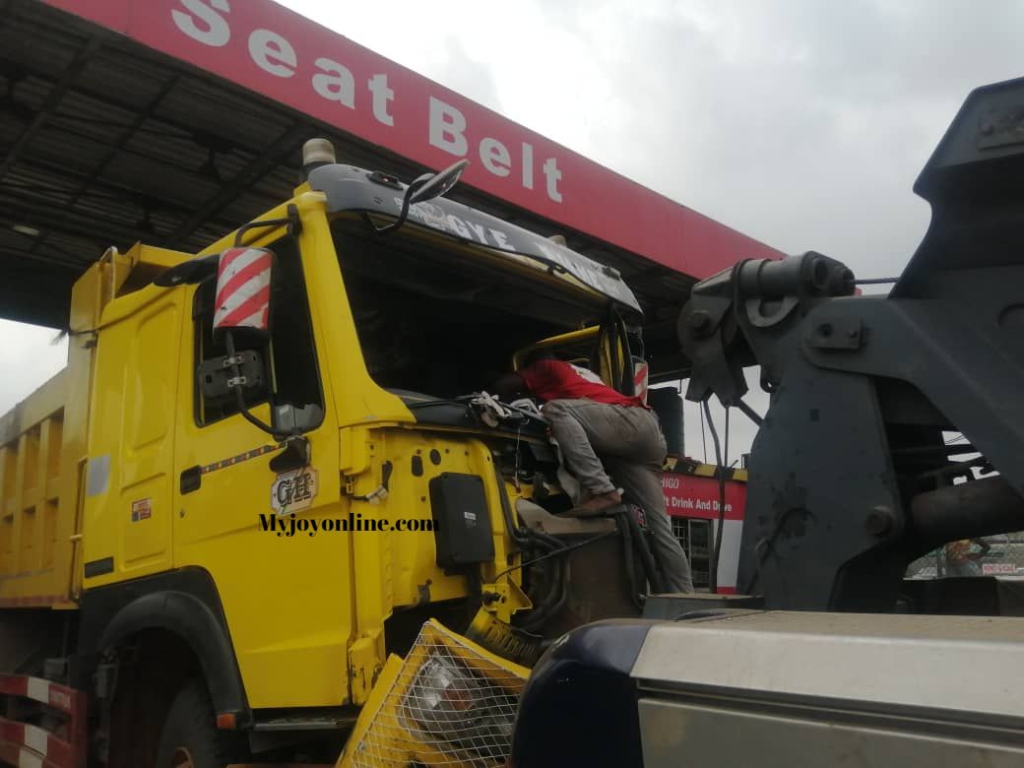 One dead, 5 others in critical condition as truck runs into toll booth at Tema motorway roundabout