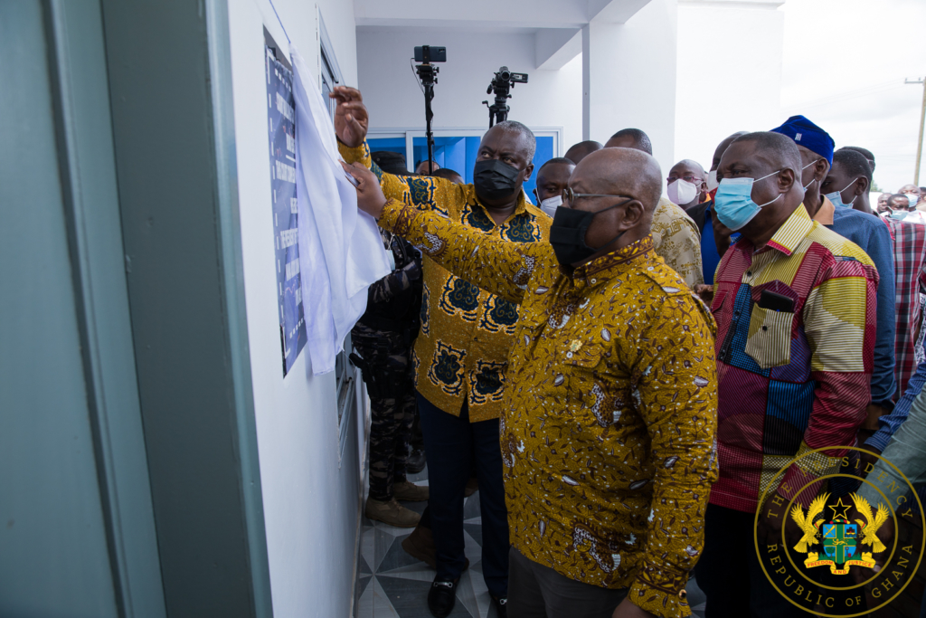 Akufo-Addo commissions Kintampo Court Complex, Feeder Roads building in Prang