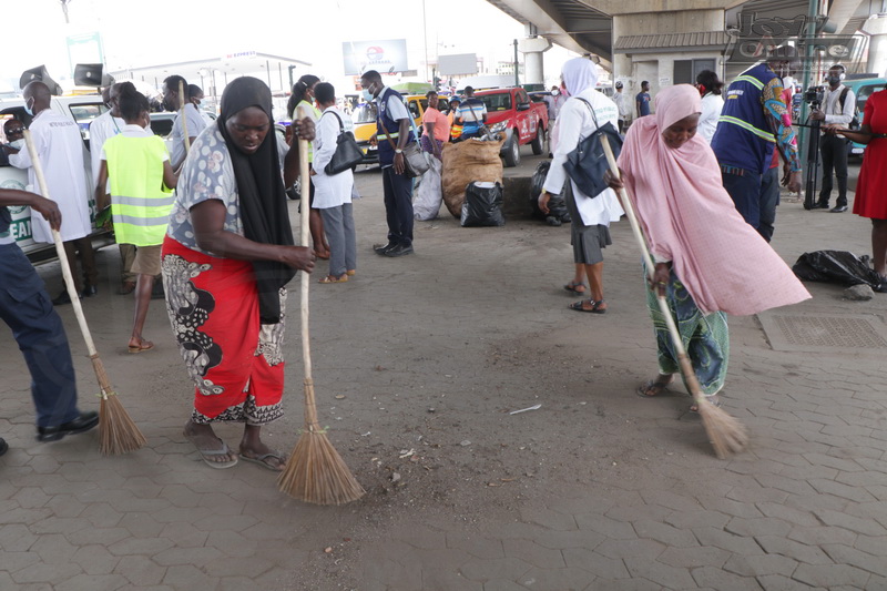 Photos: Cleanghana Campaign, Metro Health Inspectors issue abatement orders to three Food vendors