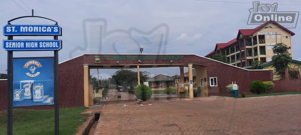 Federation of Women Lawyers condemns Priest who kissed students Federation of Women Lawyers condemns Priest who kissed students