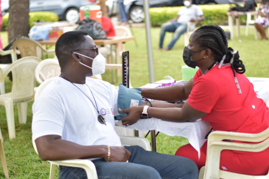 Insurance industry donates blood to stock blood banks