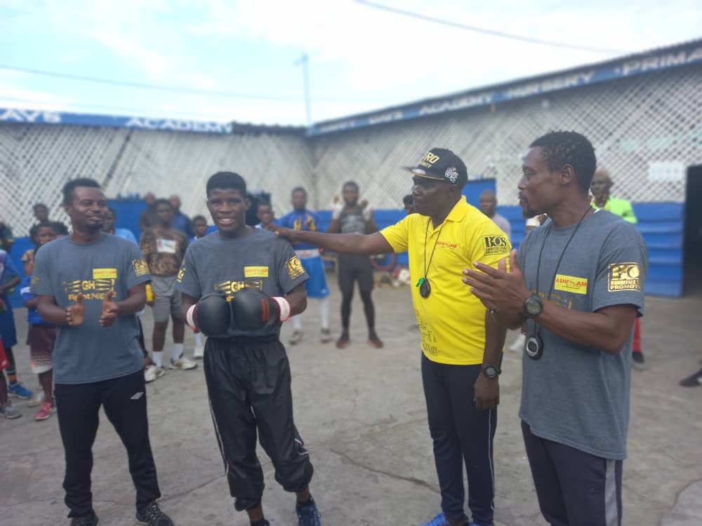GBA President visits Alfred Lamptey in training, donates towards double world youth title bid GBA President visits Alfred Lamptey in training, donates towards double world youth title bid