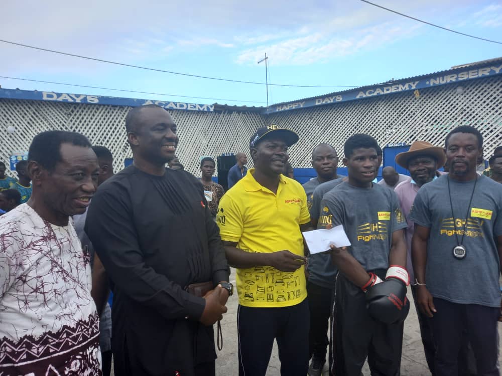 GBA President visits Alfred Lamptey in training, donates towards double world youth title bid GBA President visits Alfred Lamptey in training, donates towards double world youth title bid