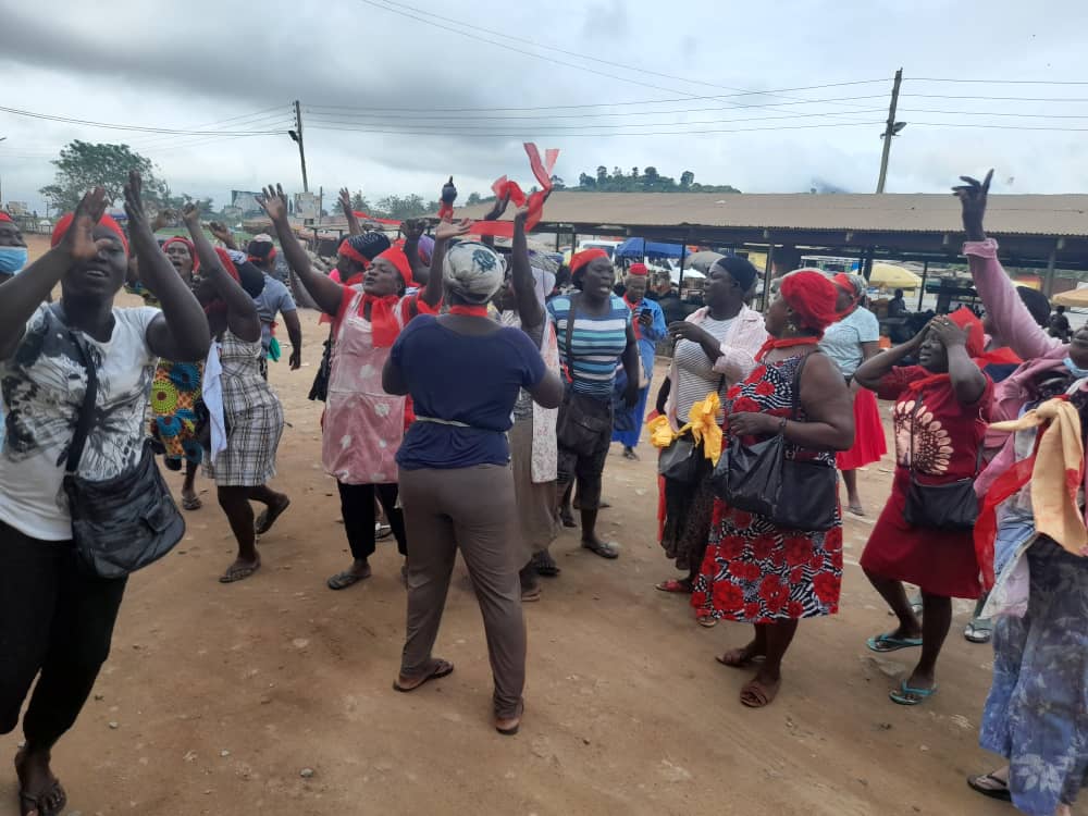 Nsawam bread sellers add their voices to calls for Emmanuel Owusu Arthur as new MCE