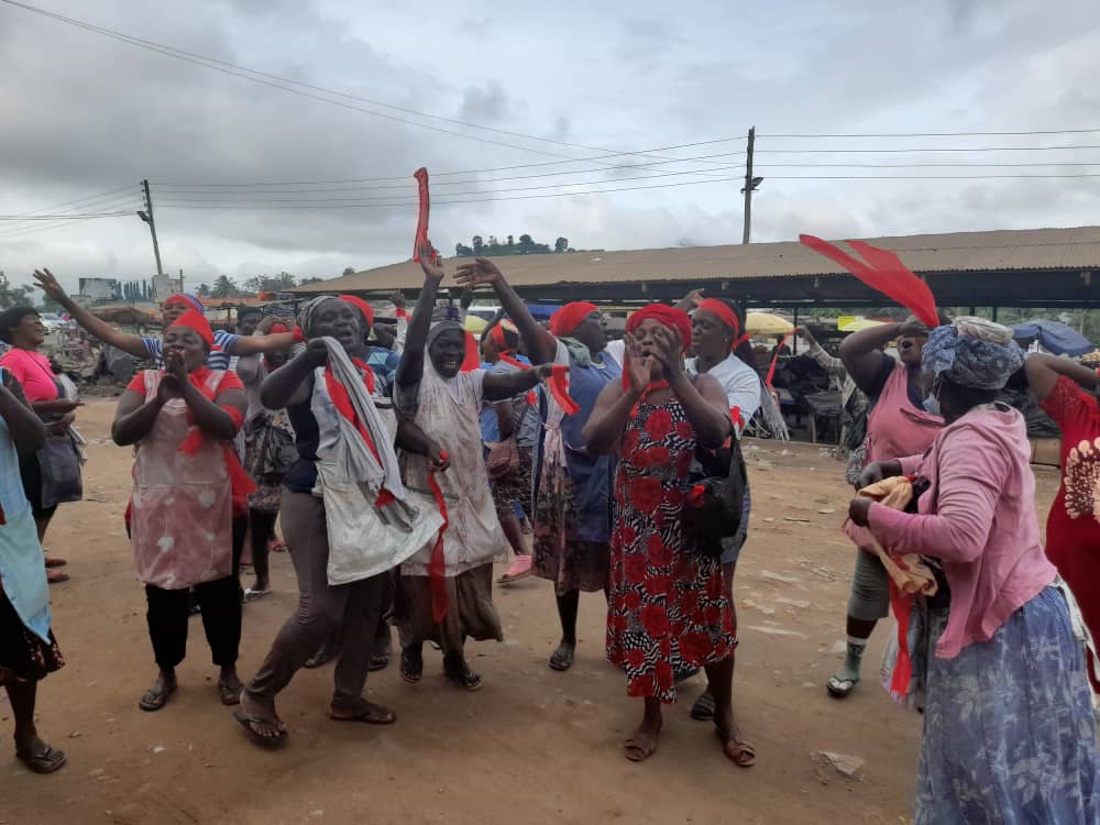 Nsawam bread sellers add their voices to calls for Emmanuel Owusu Arthur as new MCE