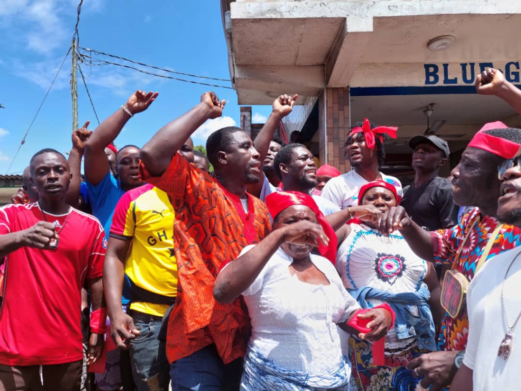 Concerned Youth of Odododiodoo protests alleged removal of Mohammed Adjei Sowah as Accra Mayor Concerned Youth of Odododiodoo protests alleged removal of Mohammed Adjei Sowah as Accra Mayor