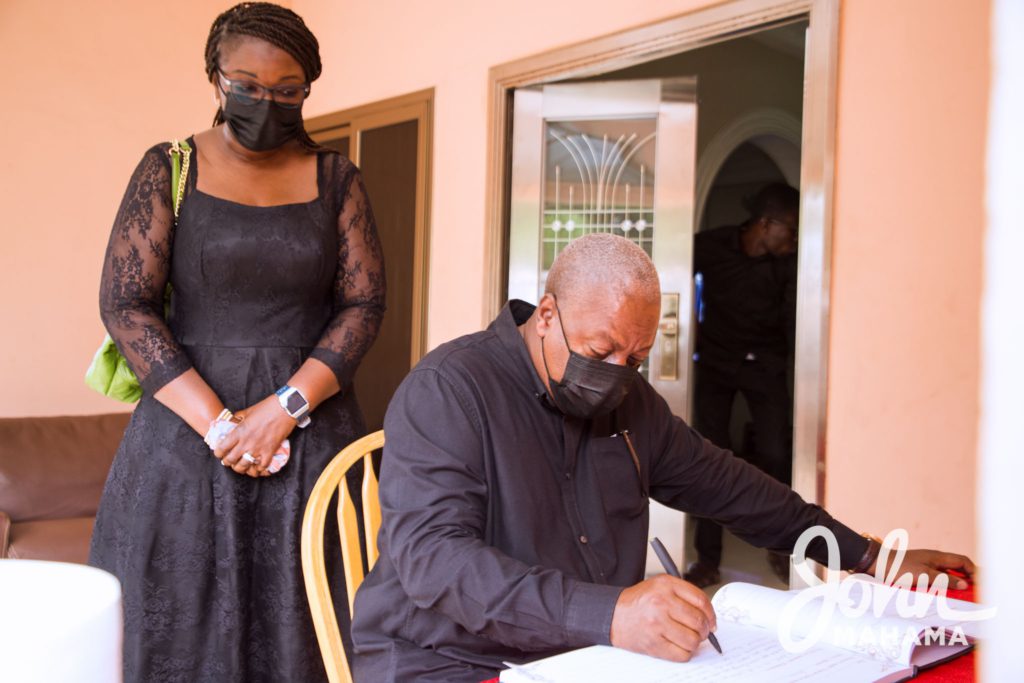 Mahama signs book of condolence for Ama Benyiwa Doe
