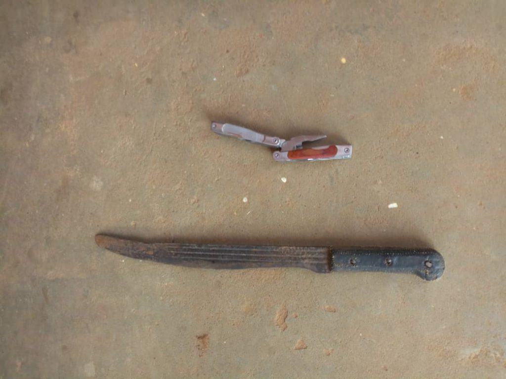 2 nabbed for robbery 2 nabbed for robbery
