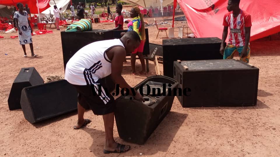 Gun-wielding thugs attack Piengua chief and his elders at Manya Krobo Gun-wielding thugs attack Piengua chief and his elders at Manya Krobo