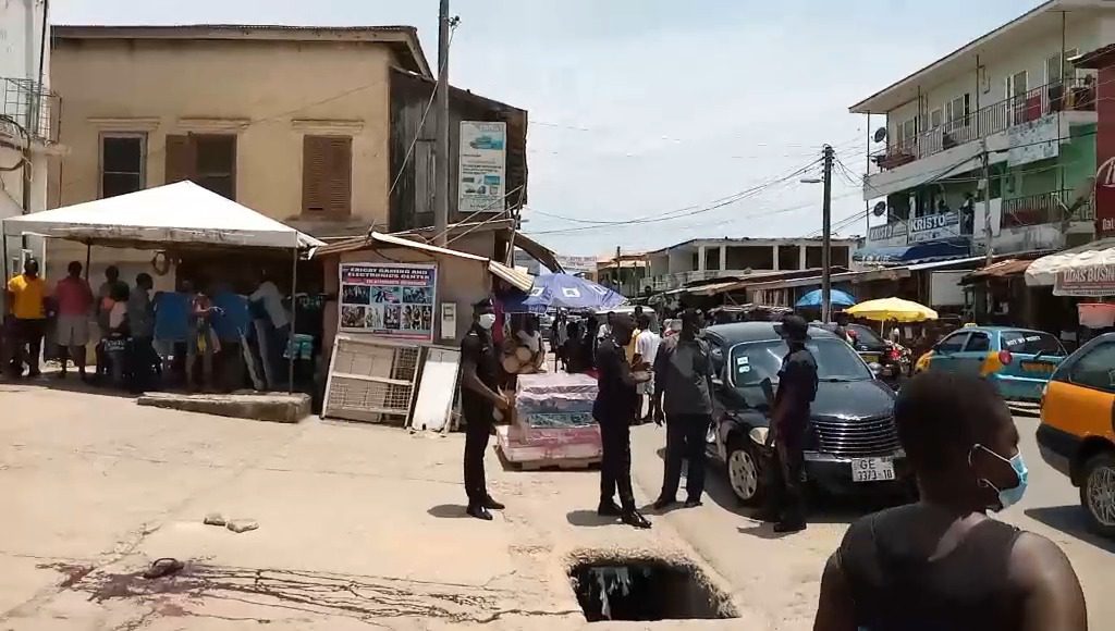 Police on a manhunt for 4 suspected armed robbers who shot and stole money from a man in Cape Coast Police on a manhunt for 4 suspected armed robbers who shot and stole money from a man in Cape Coast