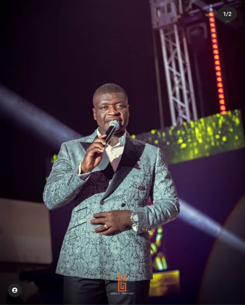 Diana Hamilton wins Artiste of the Year at Ghana Music Awards UK Diana Hamilton wins Artiste of the Year at Ghana Music Awards UK