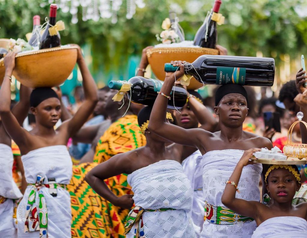 Adinkra Pie CEO ties the knot in Kente embellished wedding