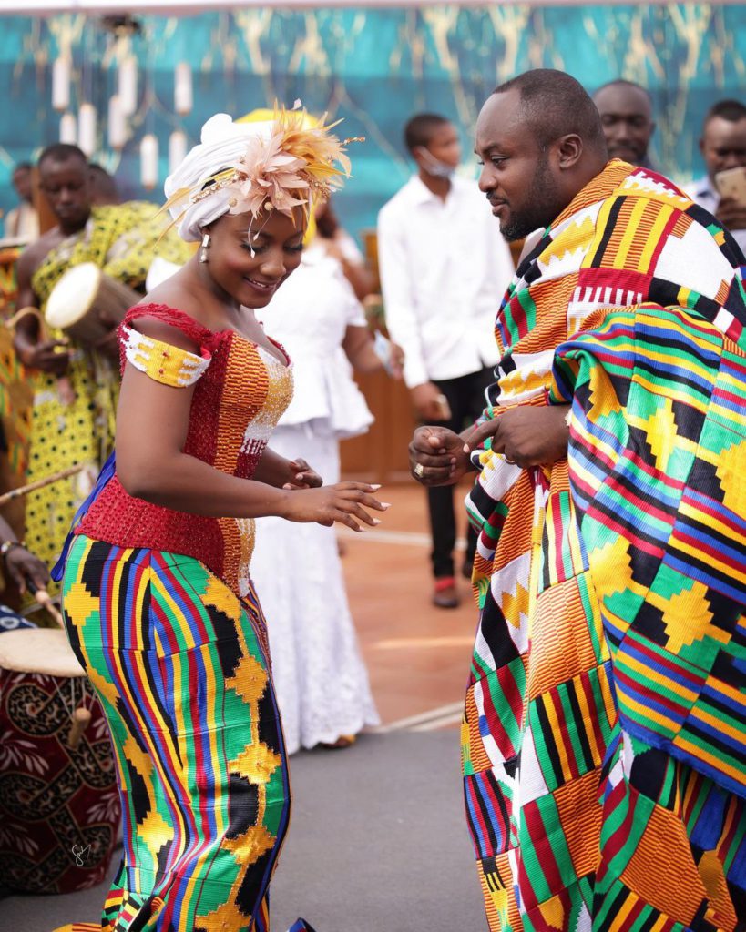 Adinkra Pie CEO's jaw-dropping thanksgiving reception videos, photos Adinkra Pie CEO's jaw-dropping thanksgiving reception videos, photos