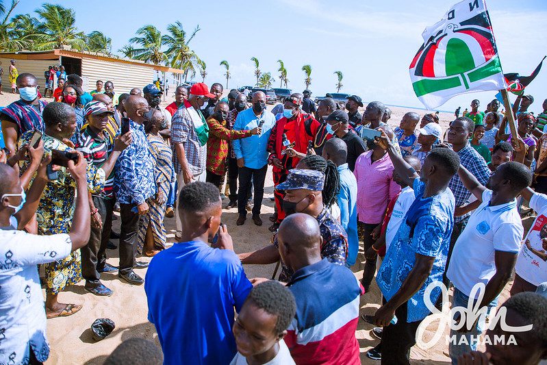 Mahama supports tidal waves victims along the coast in Volta Region