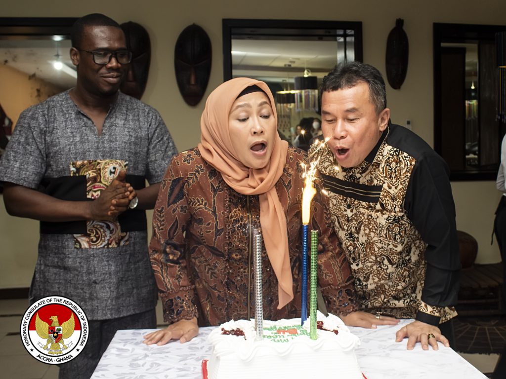 Honorary Consul of Indonesia in Ghana holds dinner for members of Indonesian community in Accra