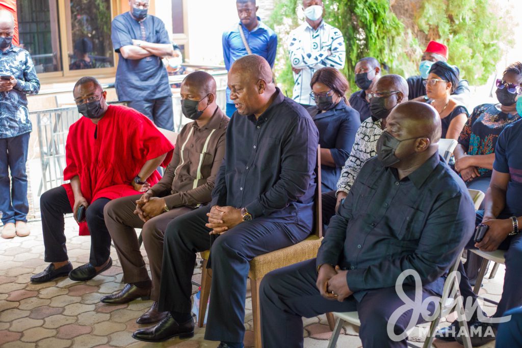 Mahama signs book of condolence for Dzifa Attivor Mahama signs book of condolence for Dzifa Attivor