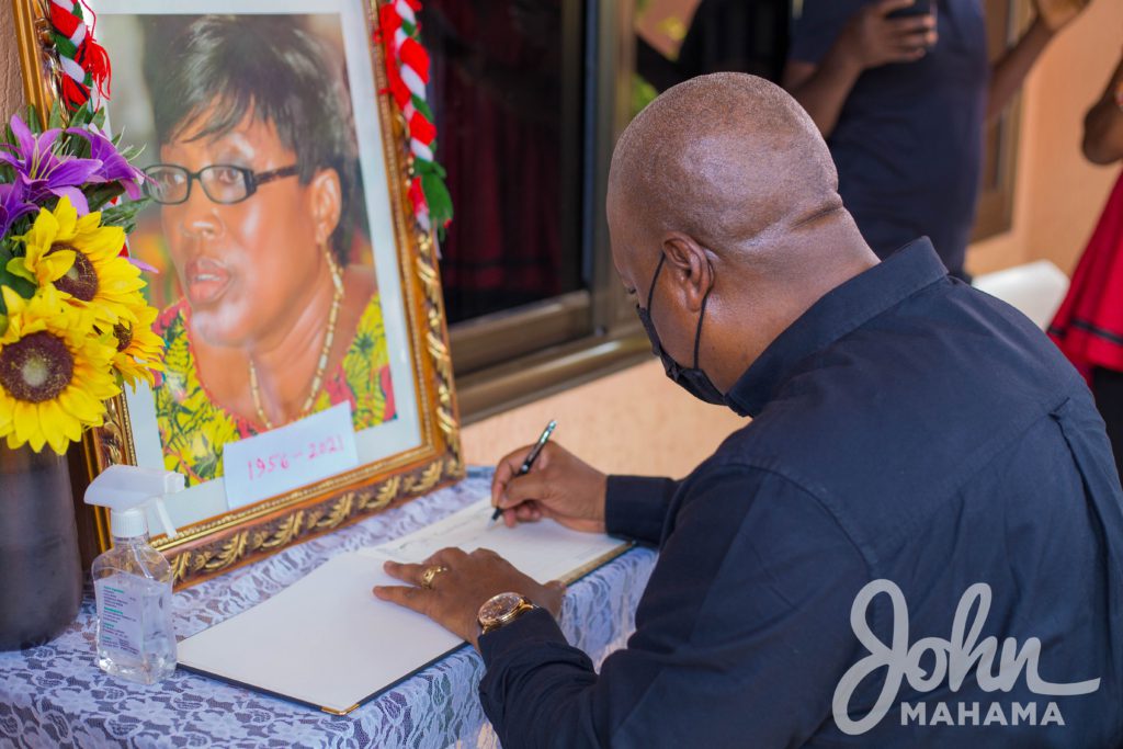 Mahama signs book of condolence for Dzifa Attivor Mahama signs book of condolence for Dzifa Attivor