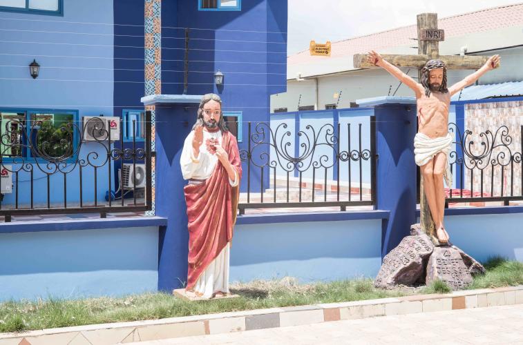 Tomaso Clavarino Grantee: Inside the dark, opulent world of Ghana's churches