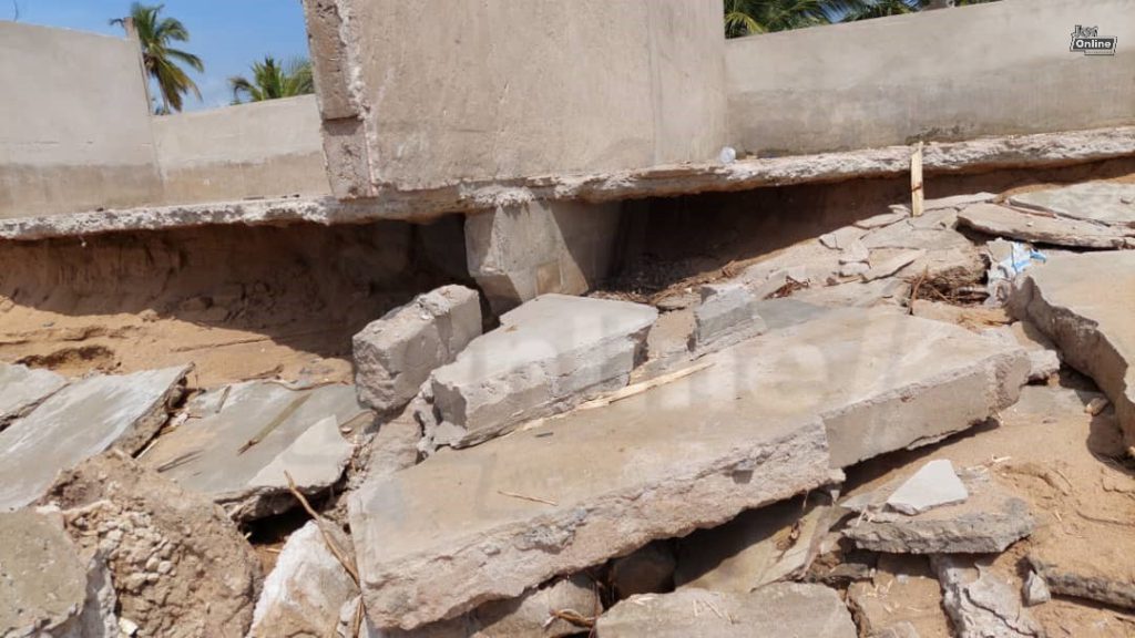 Volta Region tidal wave: Students of Fuveme Basic School forced to study in 2 classrooms Volta Region tidal wave: Students of Fuveme Basic School forced to study in 2 classrooms